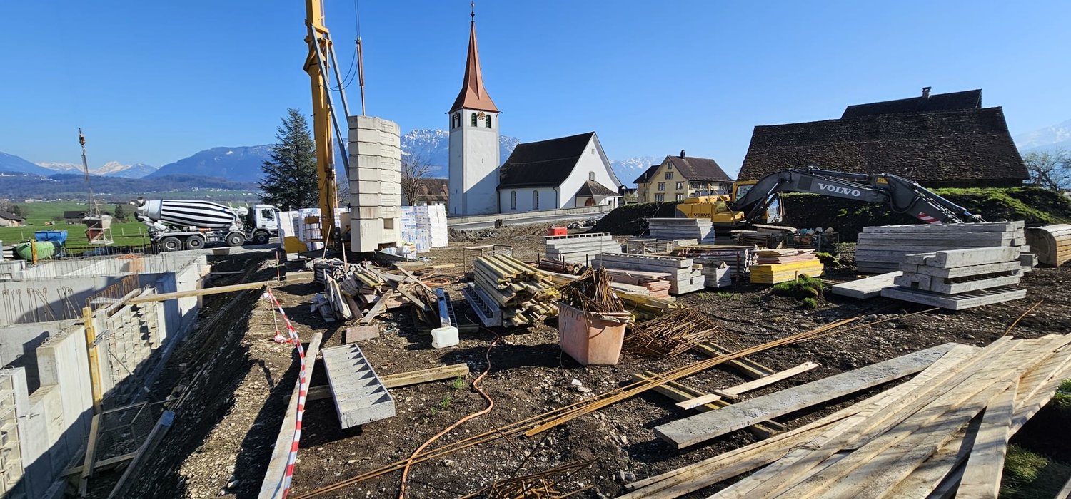 Neubau: Modernes Reiheneinfamilienhaus in Sax zu verkaufen - Baustelle
