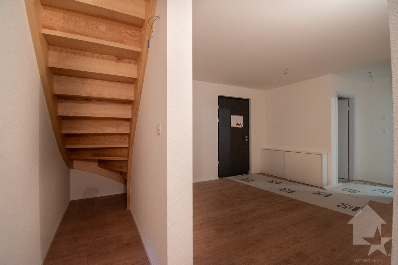 Val-d'Illiez, superbe duplex de 182 m2 avec bureau professionnel - Bild 4