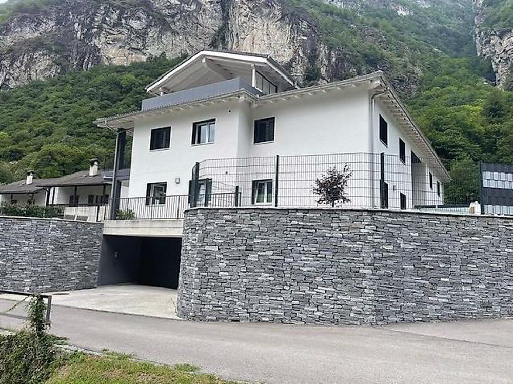 Vendesi spazioso 2.5 luminoso e confortevole zona Cevio - Bild 1