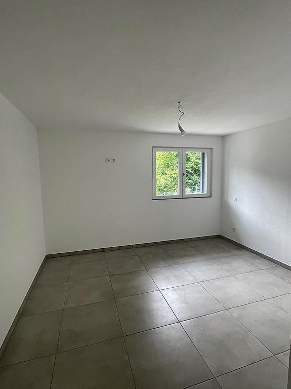 Vendesi spazioso 2.5 luminoso e confortevole zona Cevio - Bild 4