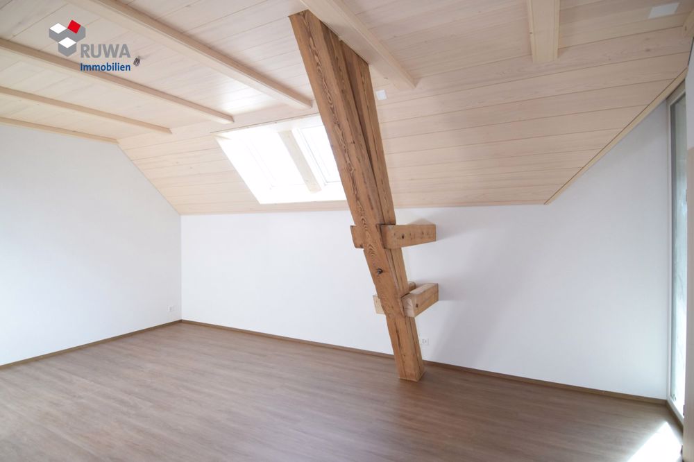 ERSTVERMIETUNG: Wunderschöne und grosse 4½ - Zimmer-Dachwohnung in Höchstetten - Bild 6
