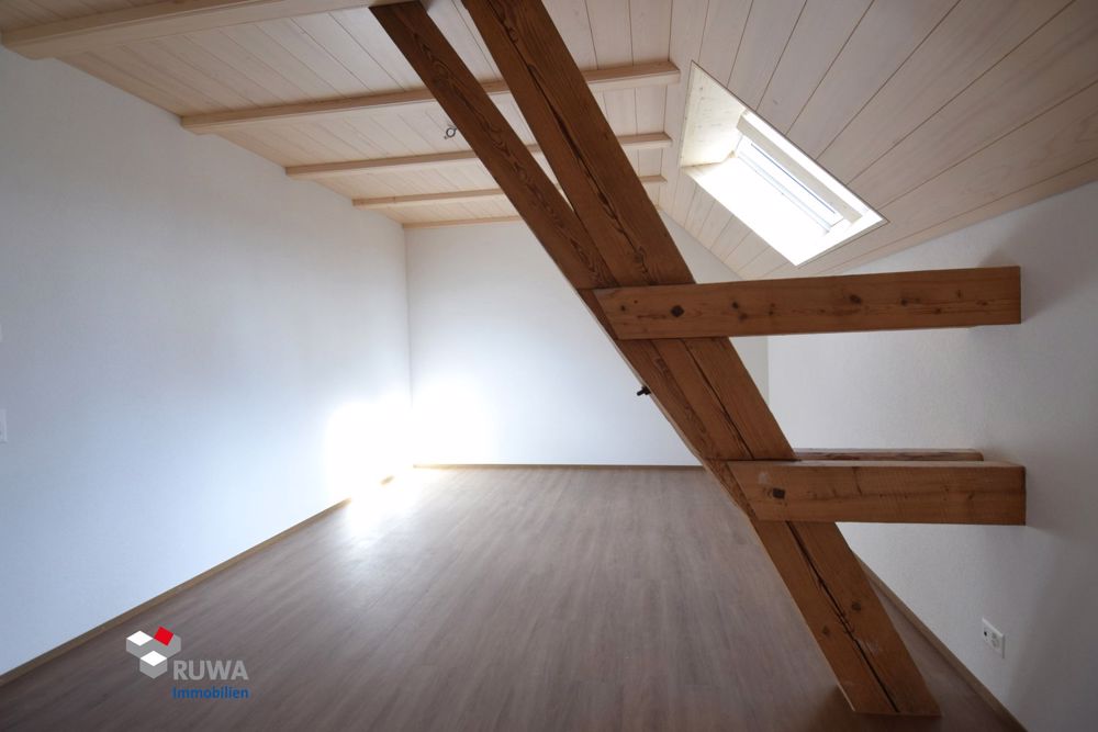 ERSTVERMIETUNG: Wunderschöne und grosse 4½ - Zimmer-Dachwohnung in Höchstetten - Bild 7
