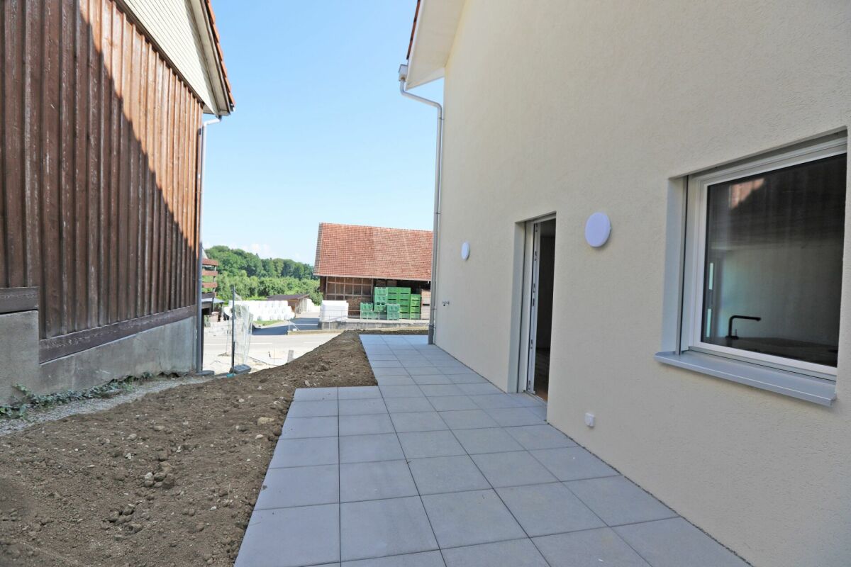 Moderne 3.5-Zimmer-Wohnung mit Gartenanteil in Kümmertshausen - attraktives Renditeobjekt -  Bild 3