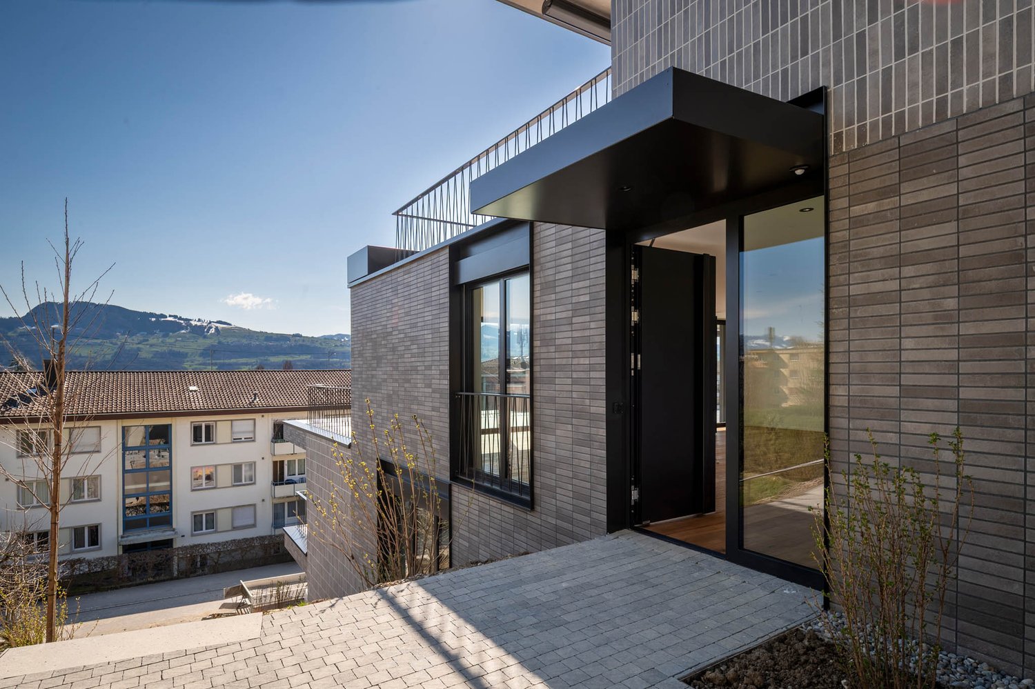 Exklusive und hochwertige 4.5-Zimmer-Terrassenwohnung - Ihr Traumdomizil mit Teilseesicht in Uerikon - Bild 4