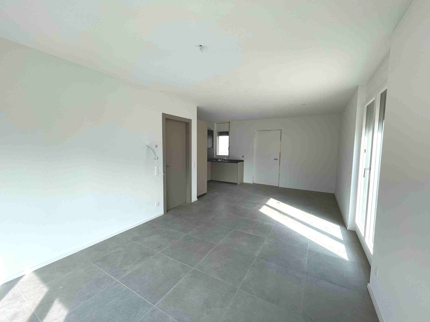 Nuovo appartamento con grande terrazza in zona comoda e strategica -  Bild 5