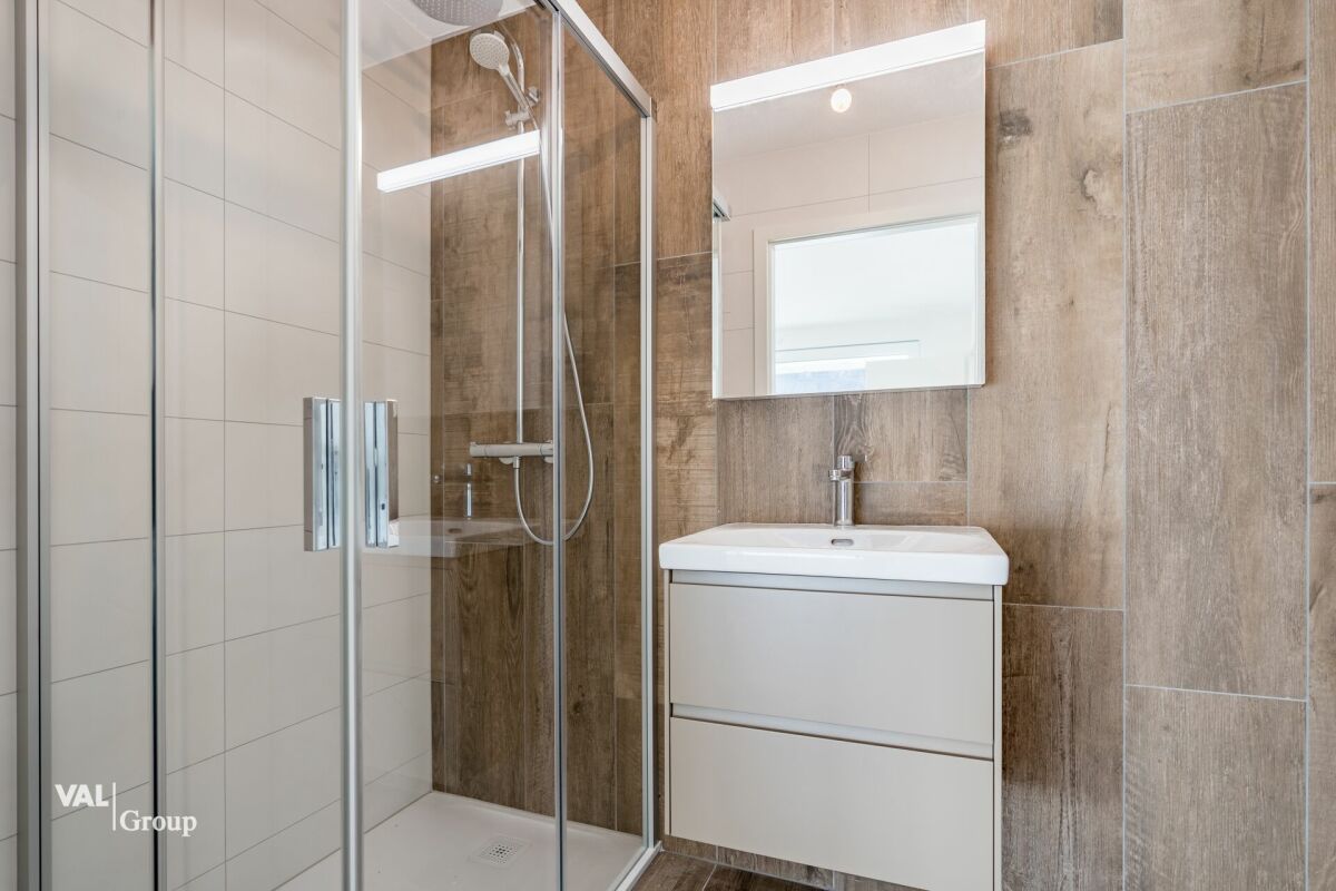 Un art de vivre moderne dans ce 4.5 pièces lumineux avec balcon - Bild 7