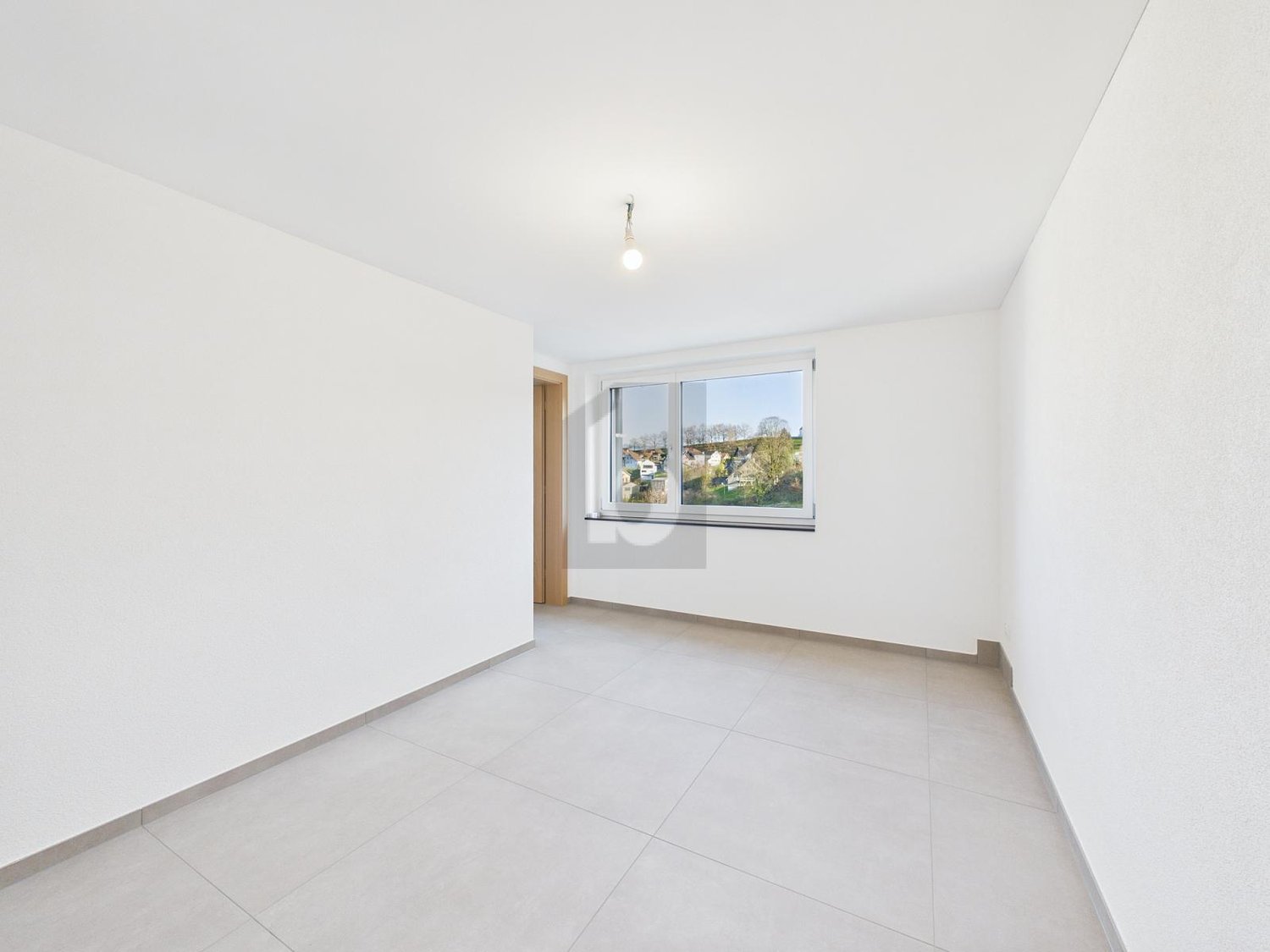 NEUWERTIG UND SONNIG - Bild 5