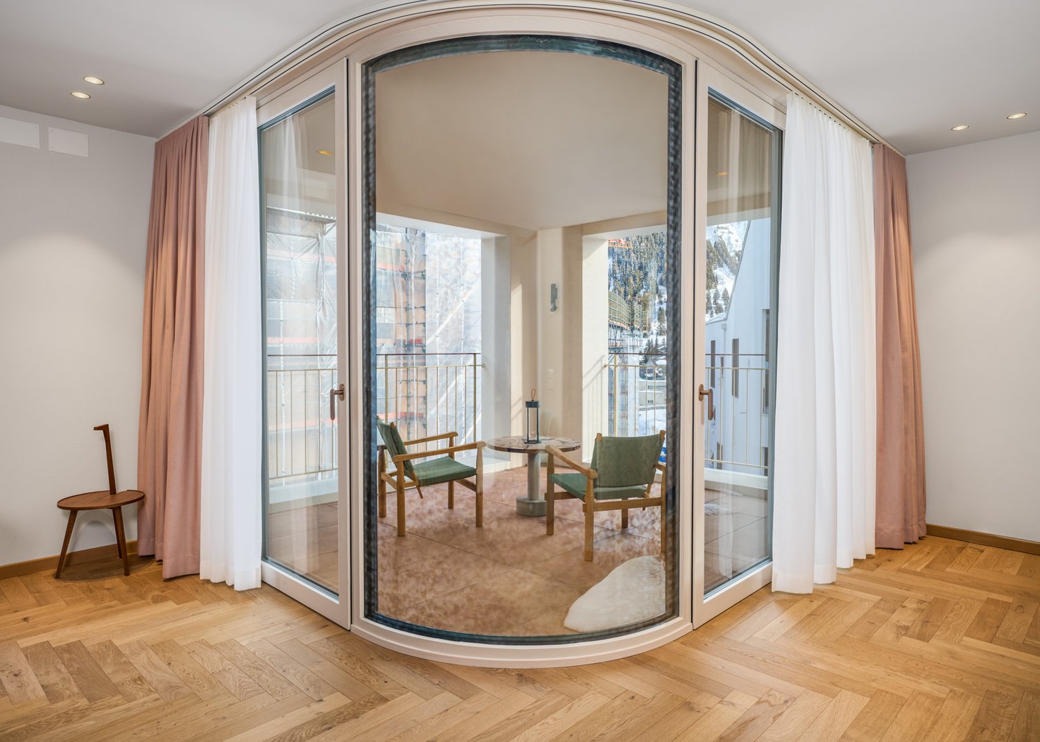 Modern Alpine Apartment in Andermatt -  Bild 5