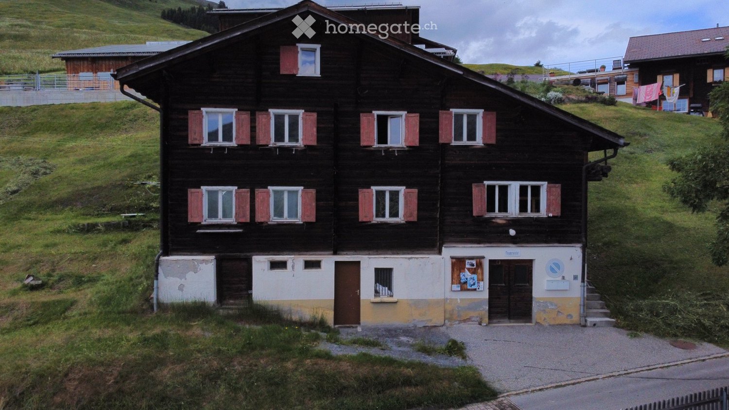 Charmantes altes Walserhaus in Tenna ab Platz zu verkaufen - Bild 3