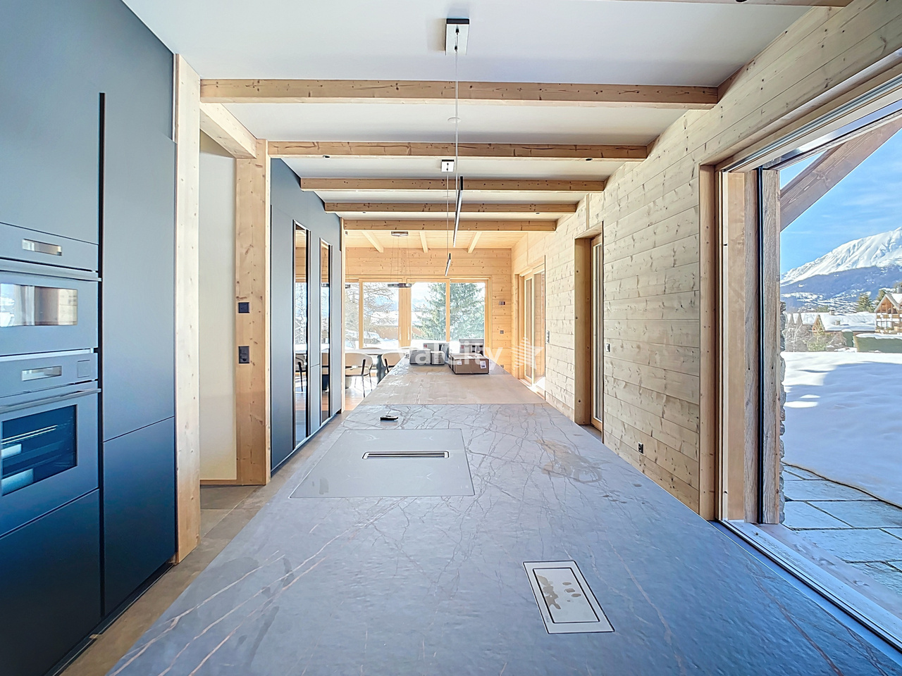 Le Luxe Absolu : Chalet d'Exception à Crans-Montana - Bild 11