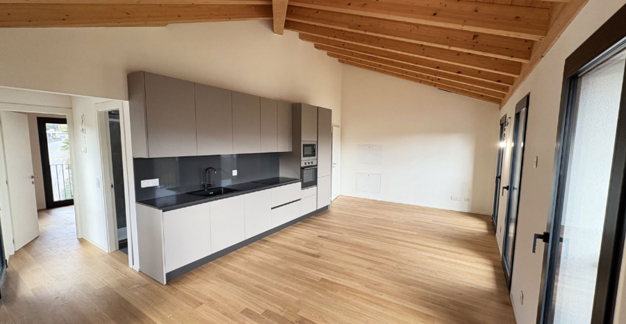 Attico Esclusivo con Vista Lago a Pura - Comfort Moderno in Posizione Idilliaca - Image 3