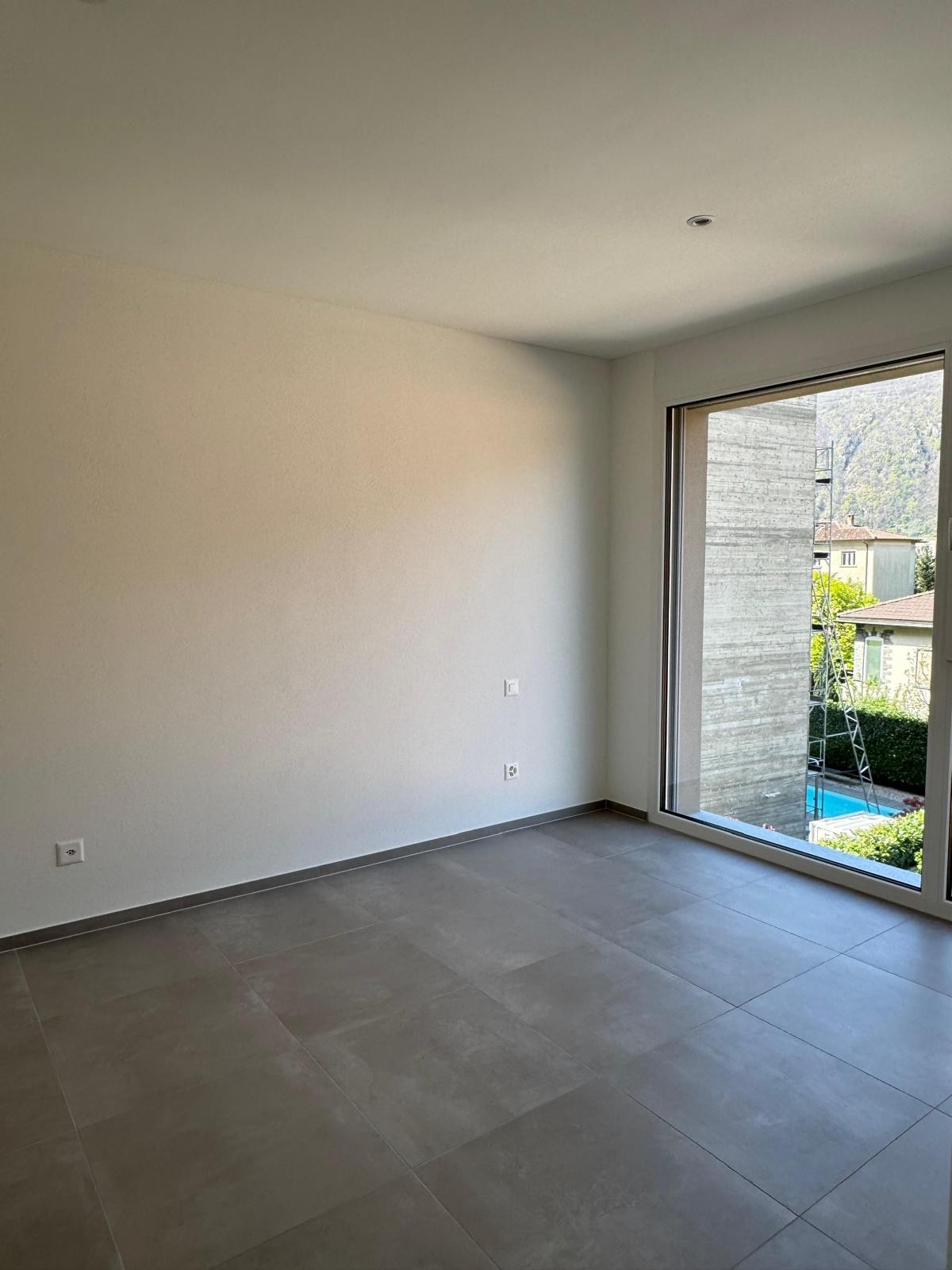 3728 BELLINZONA - 2.5 LOCALI A REDDITO - RECENTE COSTRUZIONE BUONA POSIZIONE - Bild 2