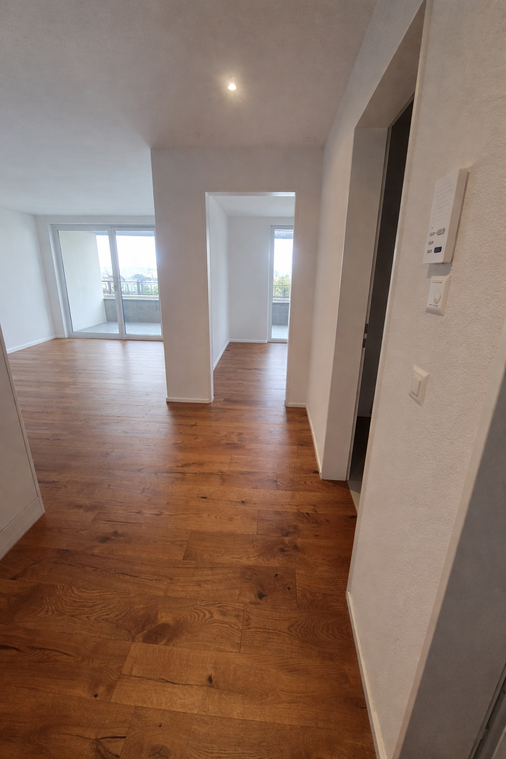 Moderne 2-Zimmer-Wohnung mit Balkon in Lengnau -  Bild 3