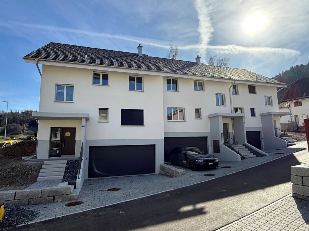 Drei 5.5 Zimmer Reiheneinfamilienhäuser - charmant, naturnah, individuell - Bild 1