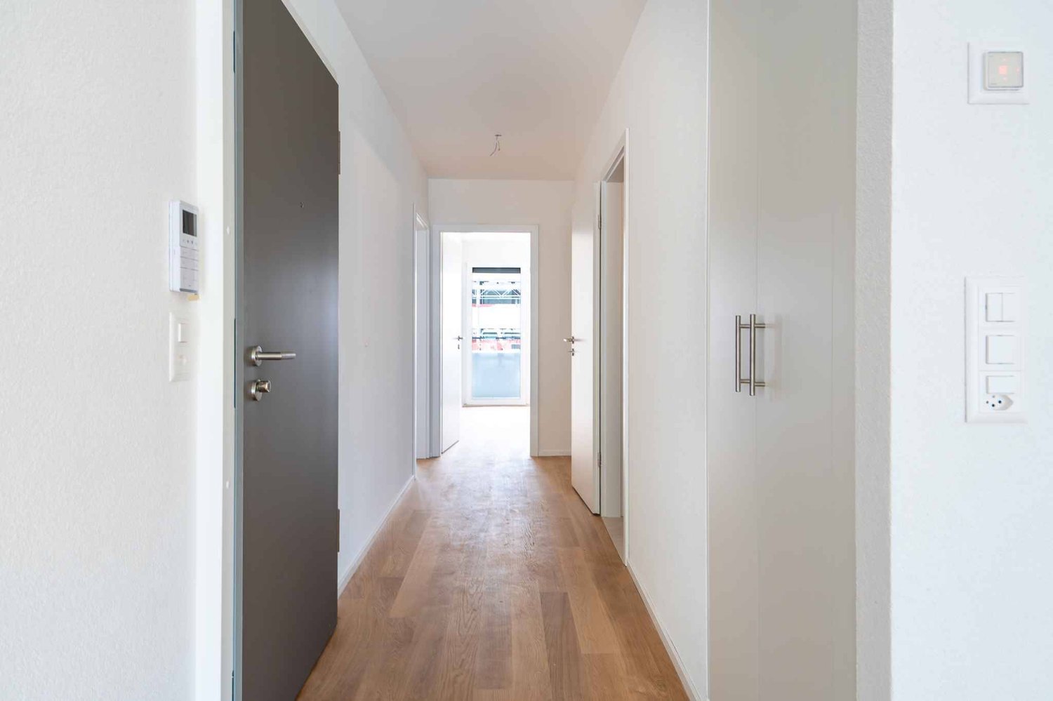 Appartement neuf de 4.5 pièces avec balcons couverts - Bild 3