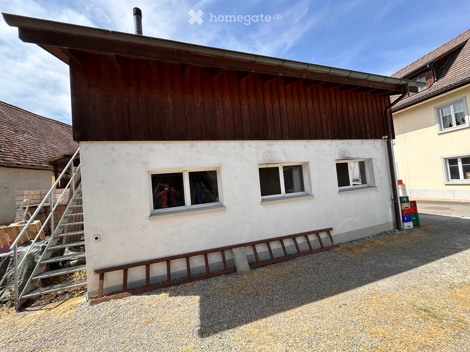 Charmantes Einfamilienhaus mit 4000 m² Wald -  Bild 3