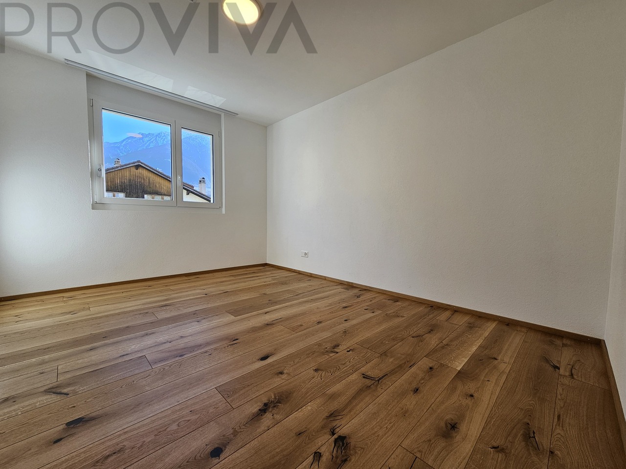 VIEL WOHNRAUM - GROSSE TERRASSE & FREIE AUSSICHT - Bild 8