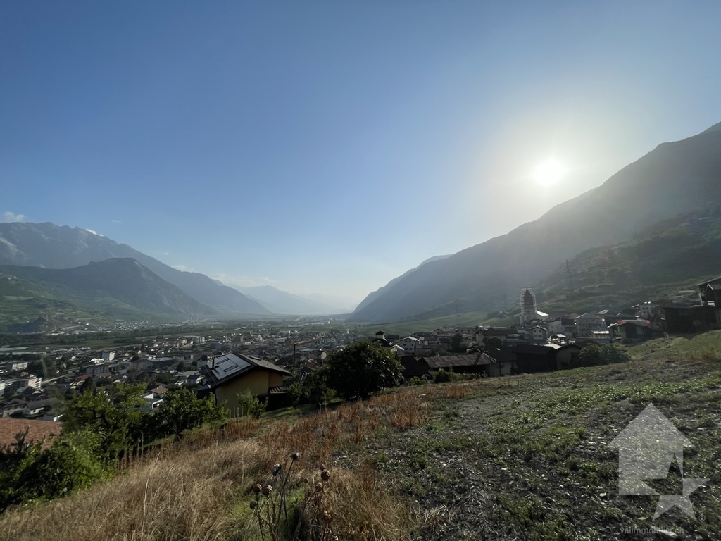 Appartement 4,5 pces de 133m2 avec jardin de 176m2 et 2 places de parc - Bild 2