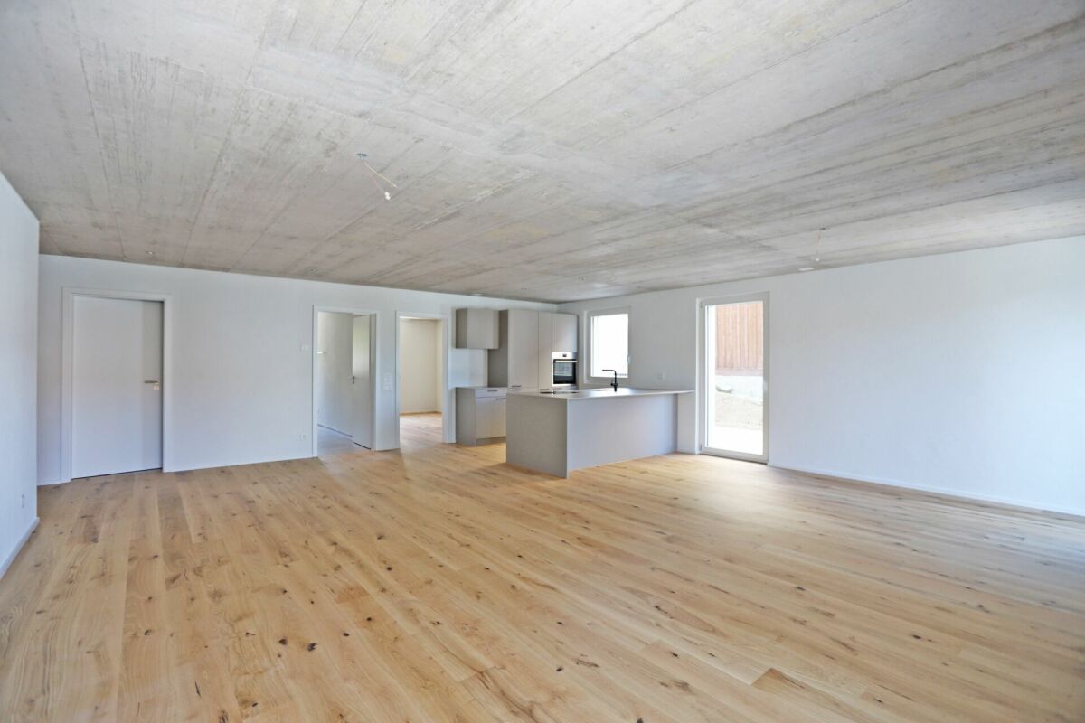 Moderne 3.5-Zimmer-Wohnung mit Gartenanteil in Kümmertshausen - attraktives Renditeobjekt -  Bild 1