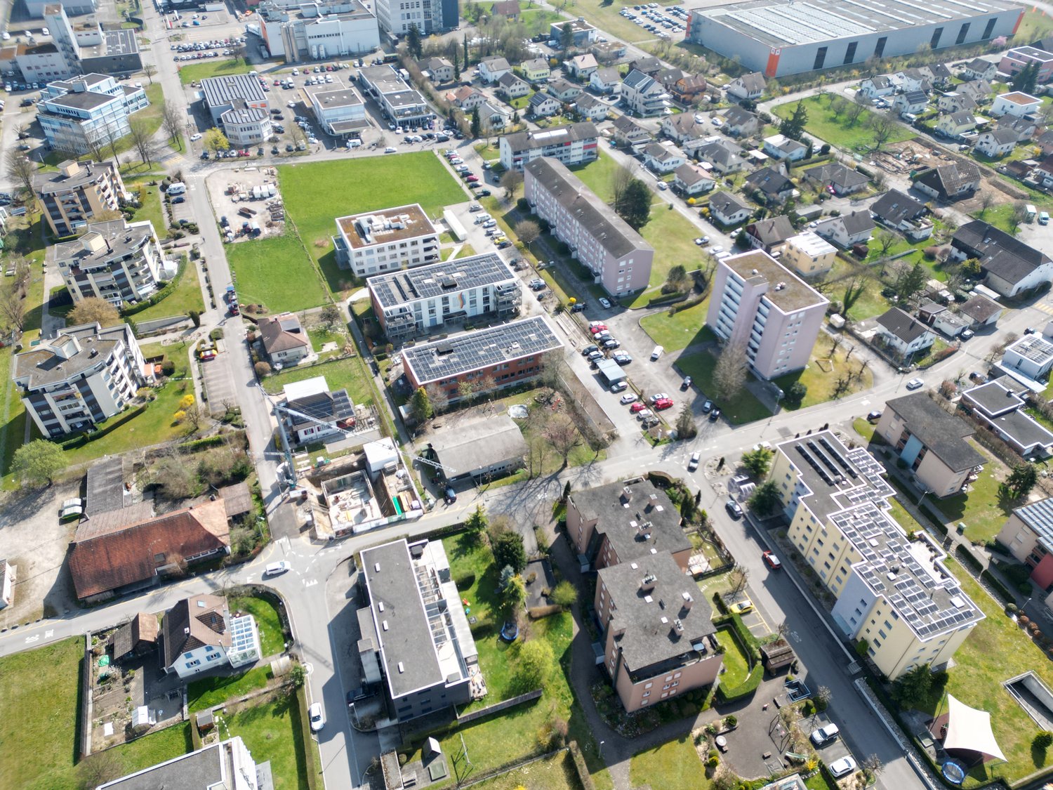 Moderne 5.5-Zimmer-Doppelhaushälfte in Oberentfelden - Neubau 2026 -  Bild 1