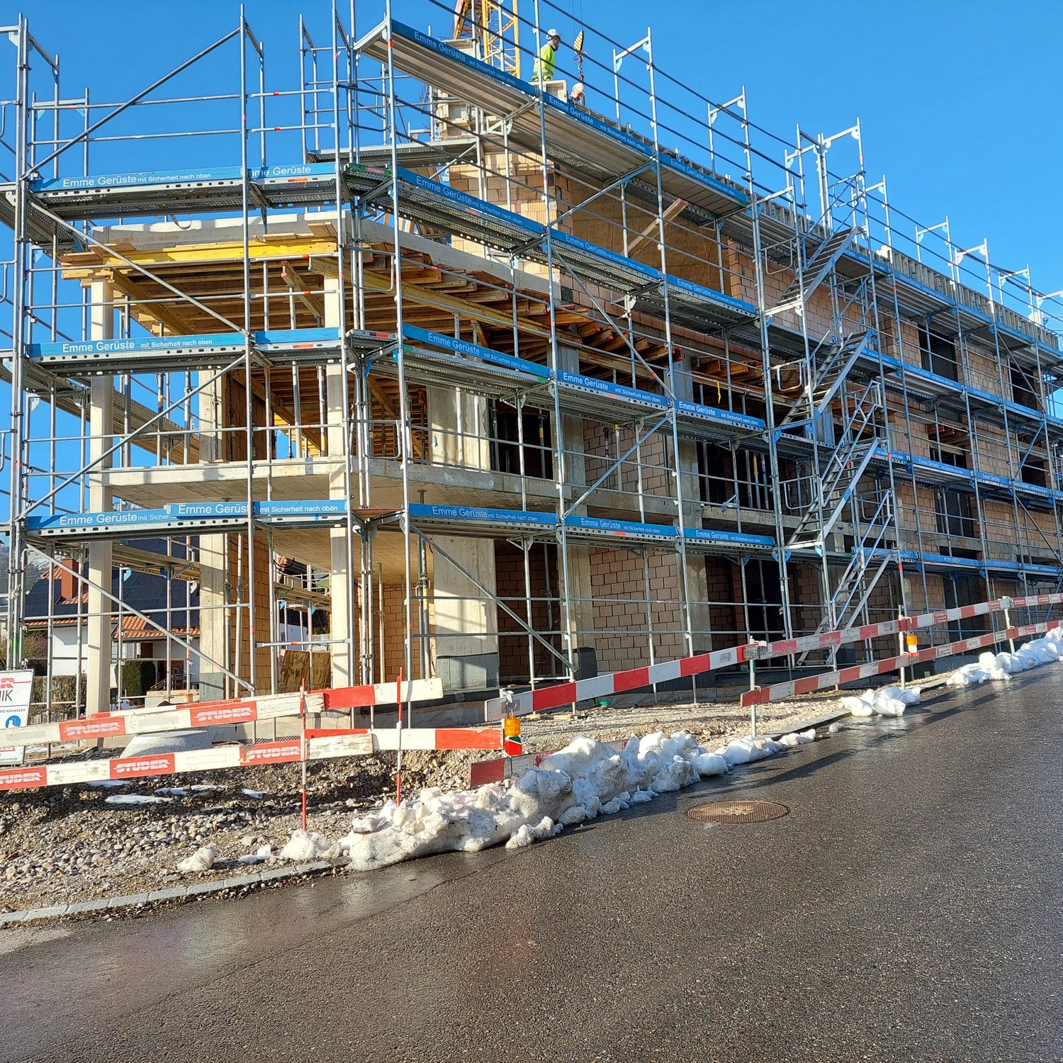 NATURNAHES  WOHNEN  IM  GRÜNEN . . . - Bild 1