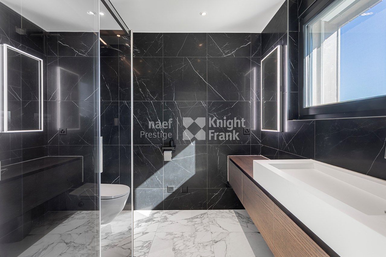 Magnifique appartement attique de 4.5 pièces avec vue imprenable sur le lac de Morat à vendre à Lugnorre - Bild 8