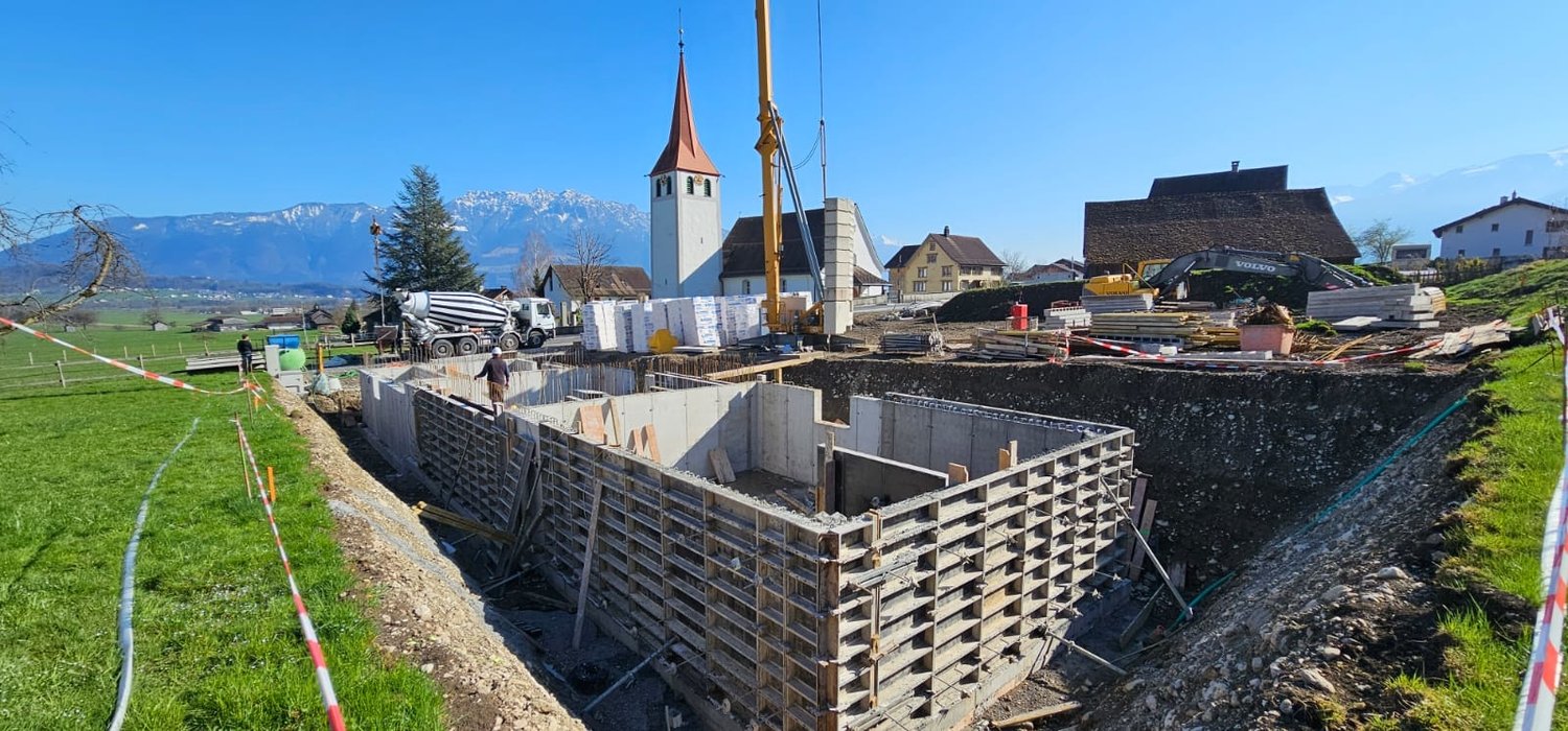 Neubau: Modernes Reiheneinfamilienhaus in Sax zu kaufen - Rohbau 1