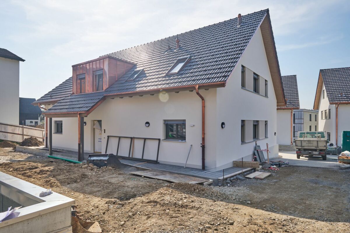 4 1/2-Zimmer-Wohnung im Dachgeschoss mit Balkon und Estrich - Bild 1