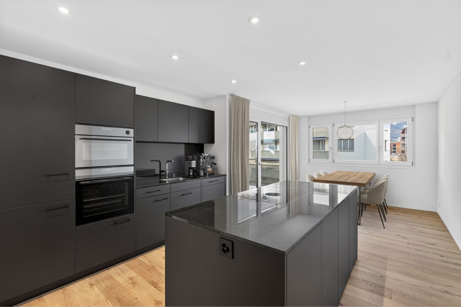 Hochwertige Neubauwohnung an ruhiger und zentraler Lage - Bild 3