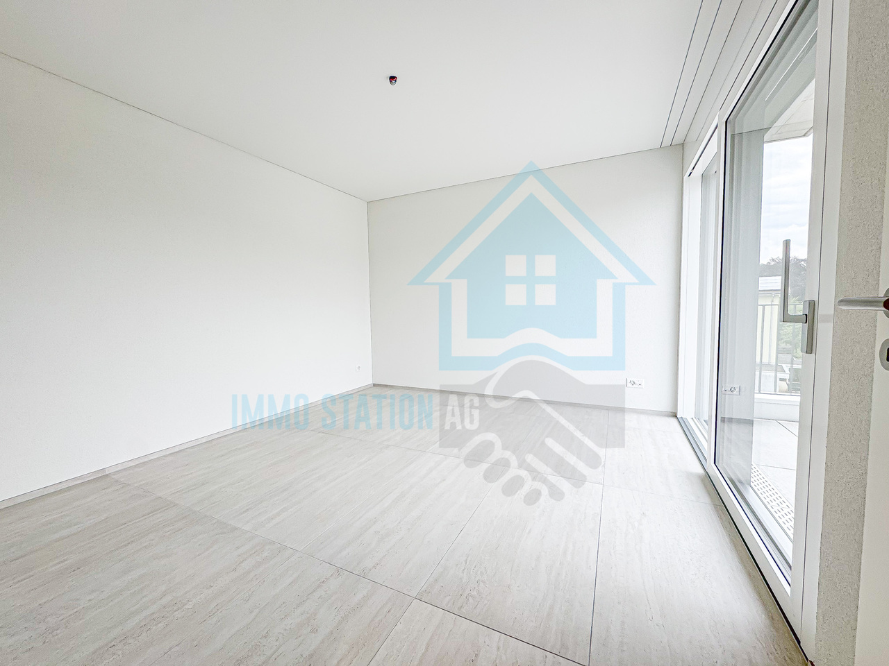 Exklusive Neubau-Attikawohnung mit Weitblick & höchstem Wohnkomfort - Zimmer 3 mit direktem Zugang zur Terrasse