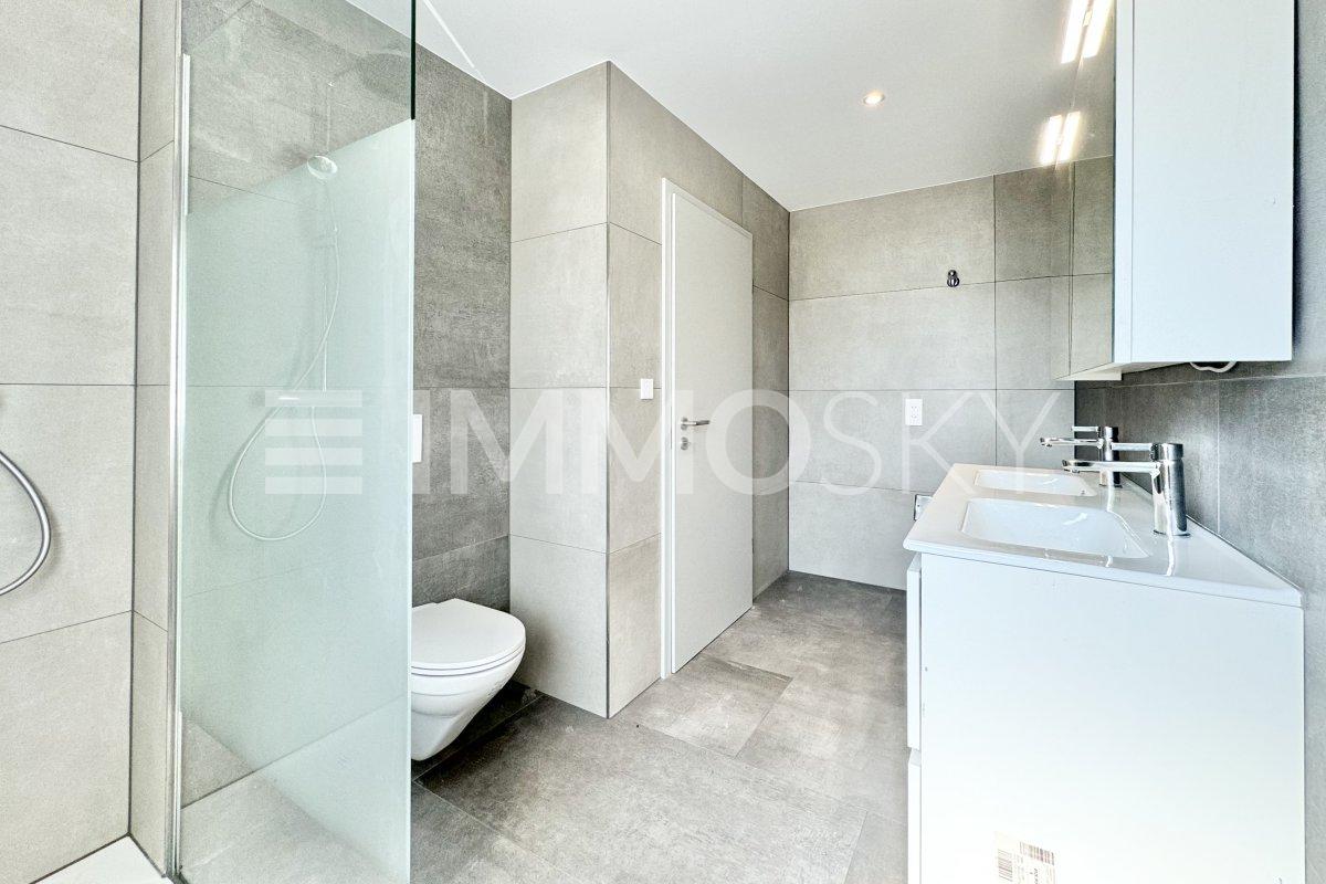 Appartement neuf avec jardin - Salle d eau avec double vasque