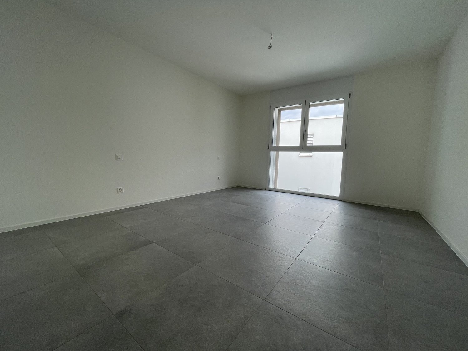 MODERNO ED AMPIO APPARTAMENTO 2.5 CON DUE POSTEGGI INTERNI - Bild 10