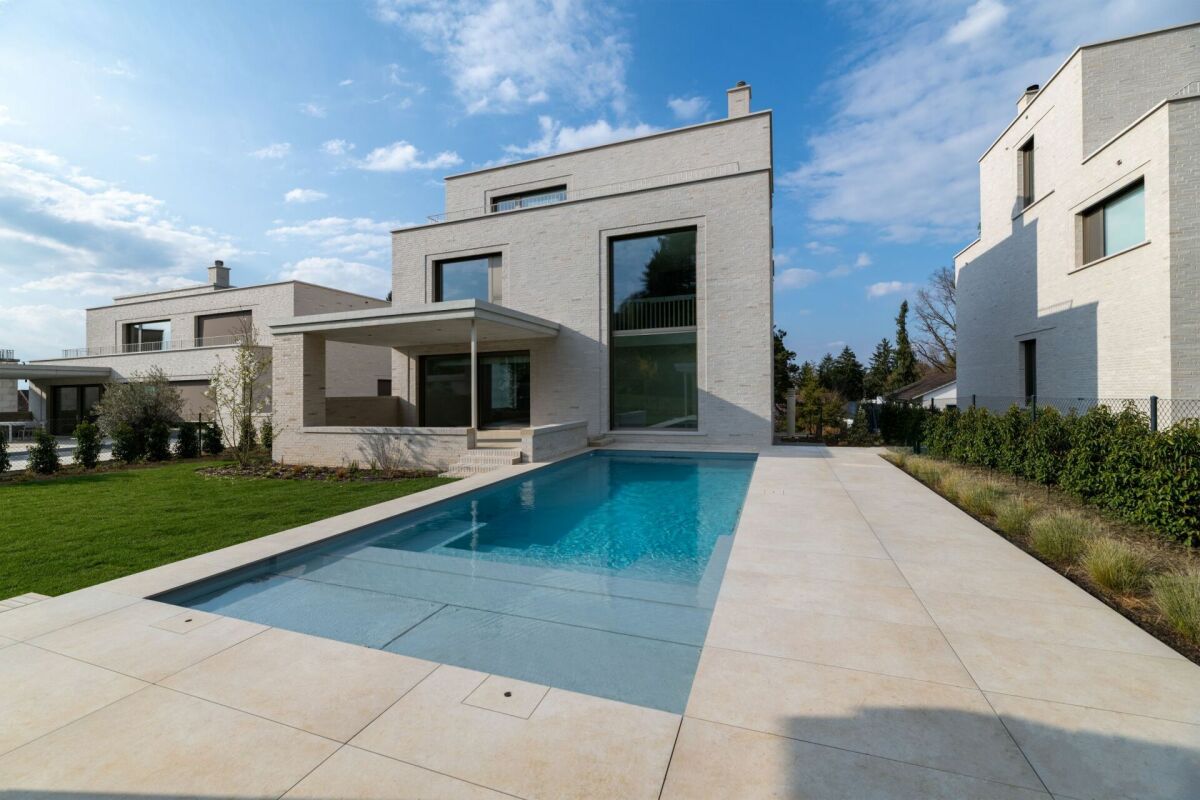 Exklusiver Neubau bezugsbereit - Exclusive new-build ready to move into - Bild 1