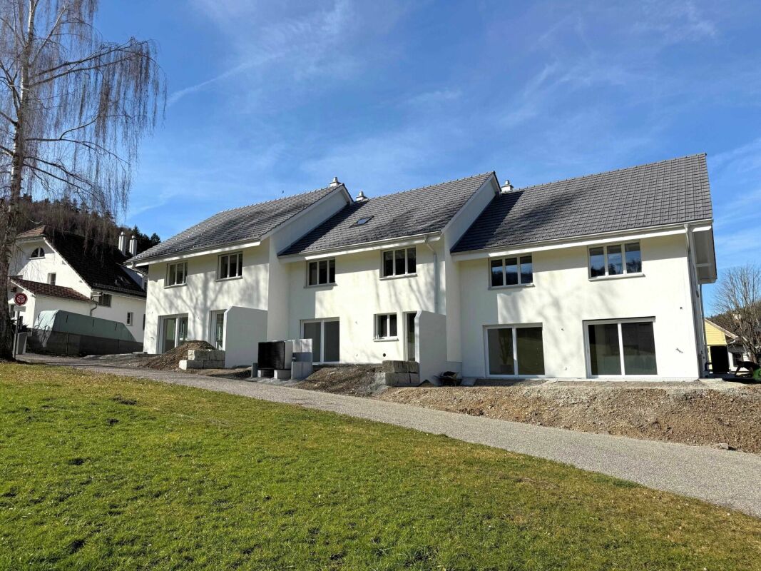 Drei 5.5 Zimmer Reiheneinfamilienhäuser - charmant, naturnah, individuell - Bild 2