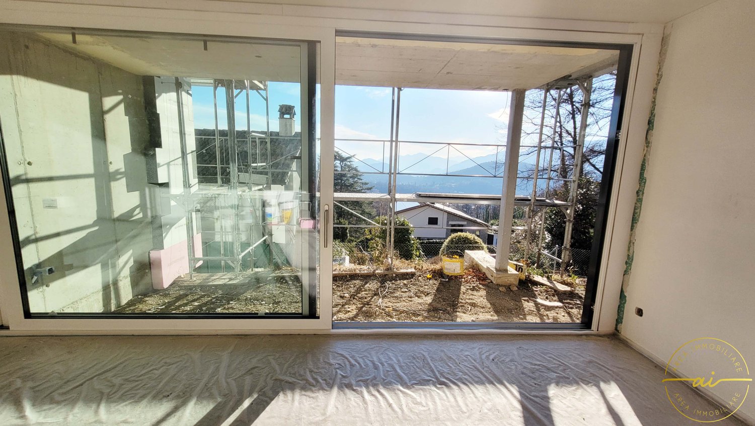 ESCLUSIVO 4.5 LOCALI CON GIARDINO E VISTA PANORAMICA A SALA CAPRIASCA - Bild 2