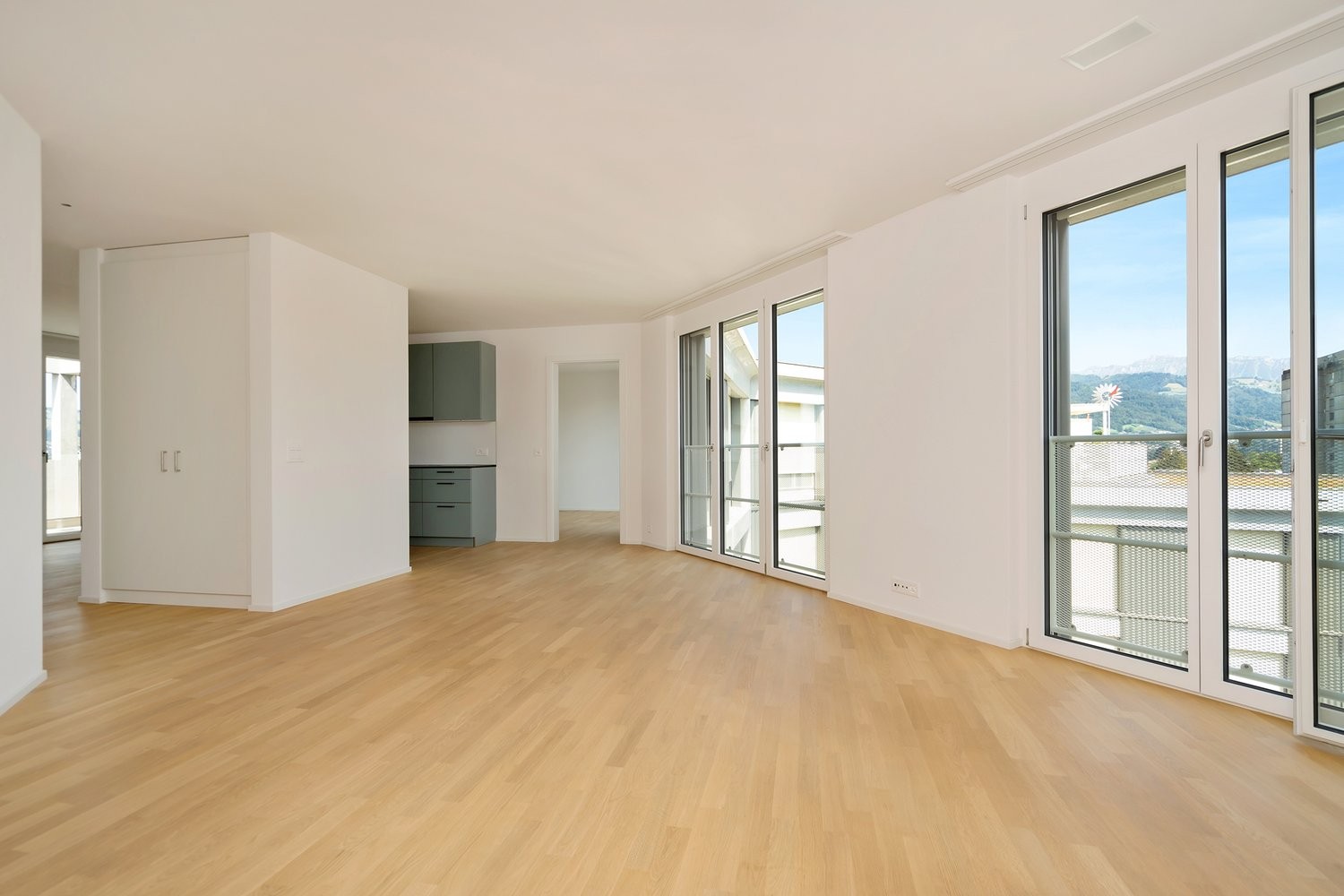 Aussergewöhnlicher Wohnkomfort vereint mit bevorzugter Lage - 240730_154219_DRM1419