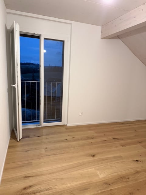 Moderne 5-Zimmer-Duplex-Wohnung in ruhiger Lage von Roggwil - Bild 6