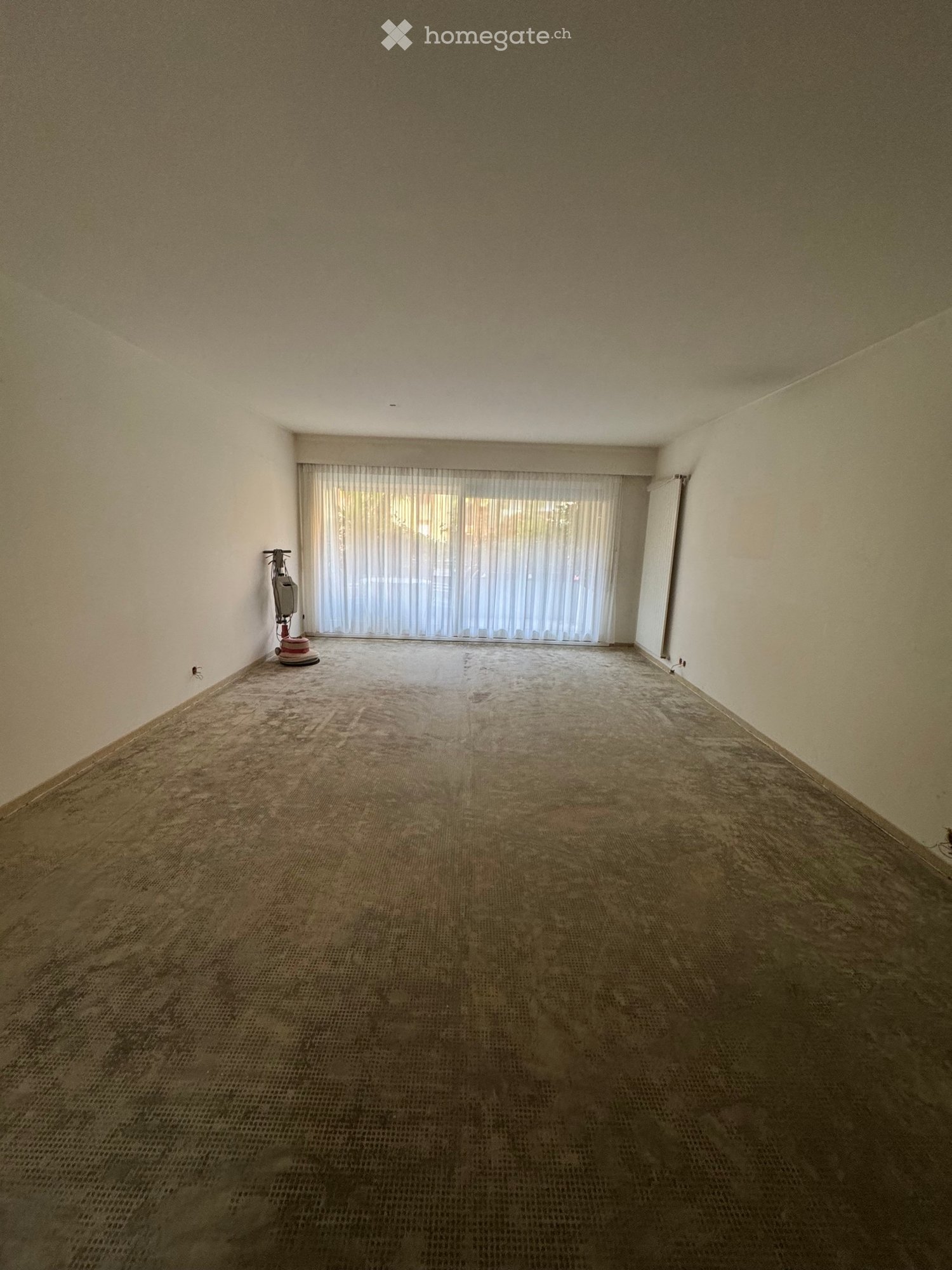 Appartamento ad Ascona: Un Gioiello di Design e Luce - Bild 3