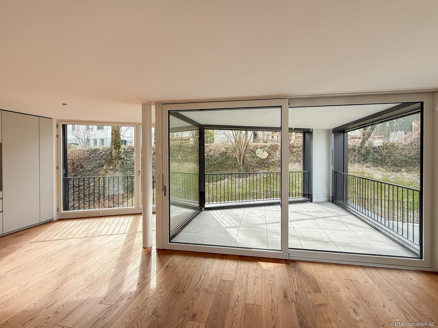 Neue Eigentumswohnung zum sofortigen Einziehen. - Loggia