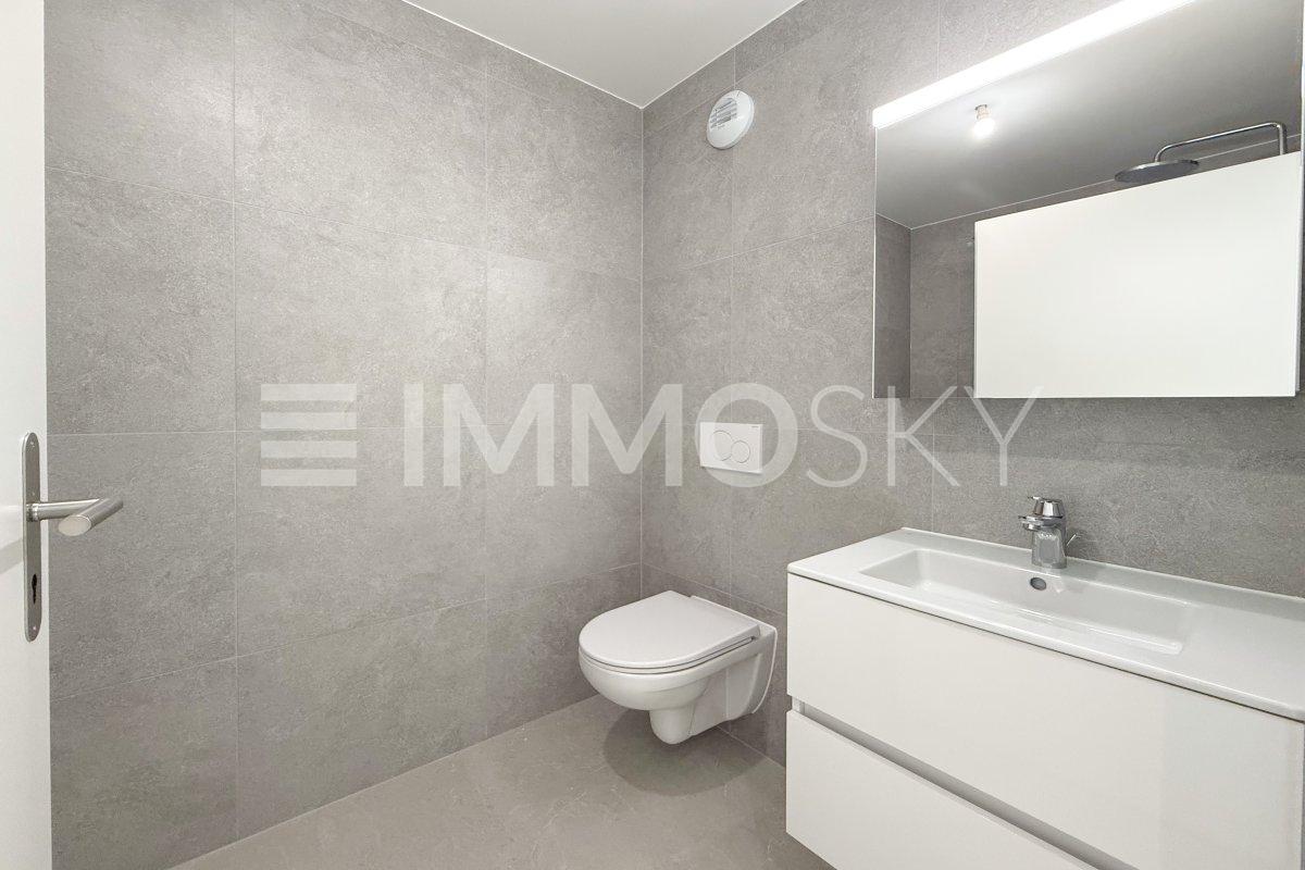 3.5 pièces neuf avec jardin d'environ 372 m2 - Lot B5-1 - Deuxième salle d'eau