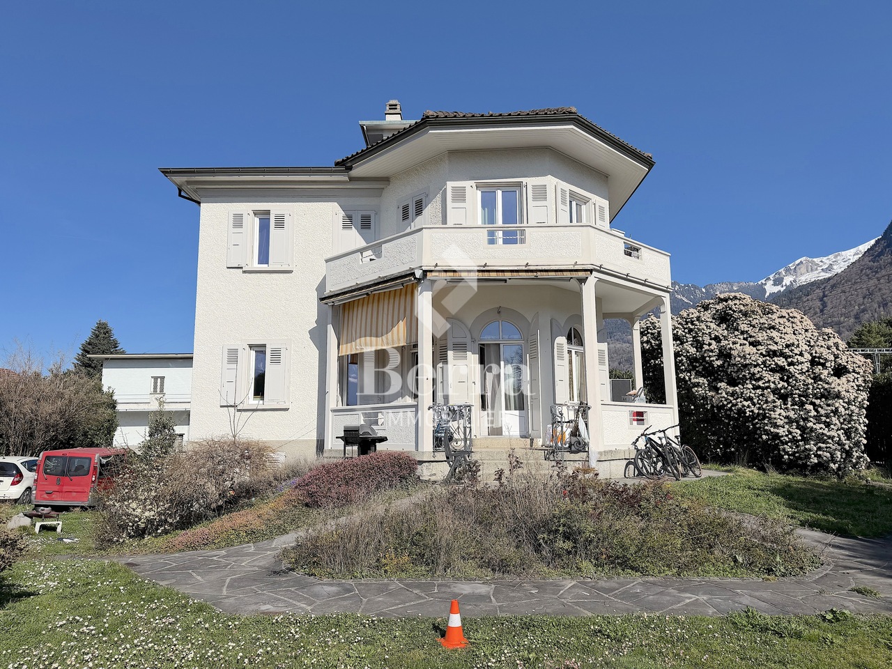 Immeuble rénové de 3 appartements - potentiel de développement - Bild 2