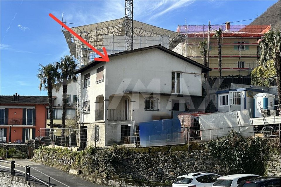 Immobile da ristrutturare con vista lago nel cuore del paese - Bild 1