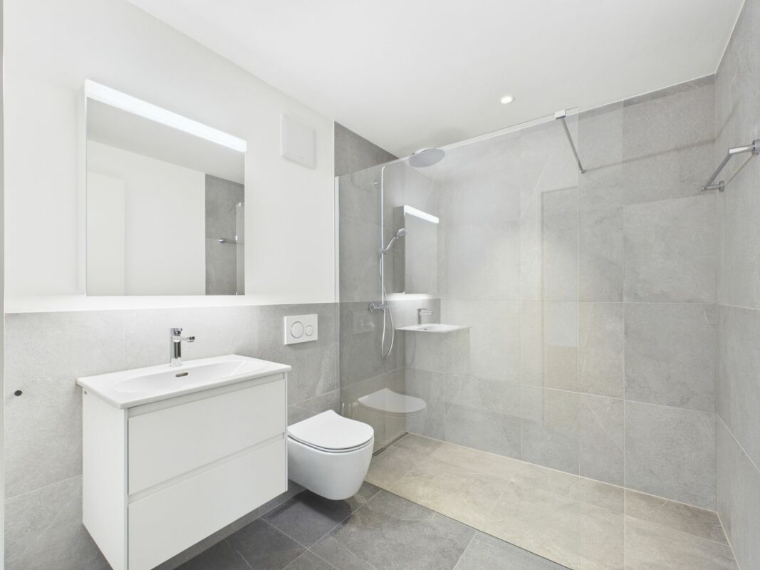 Stilvolle Neubauwohnung mit privater Gartenoase - Bild 9