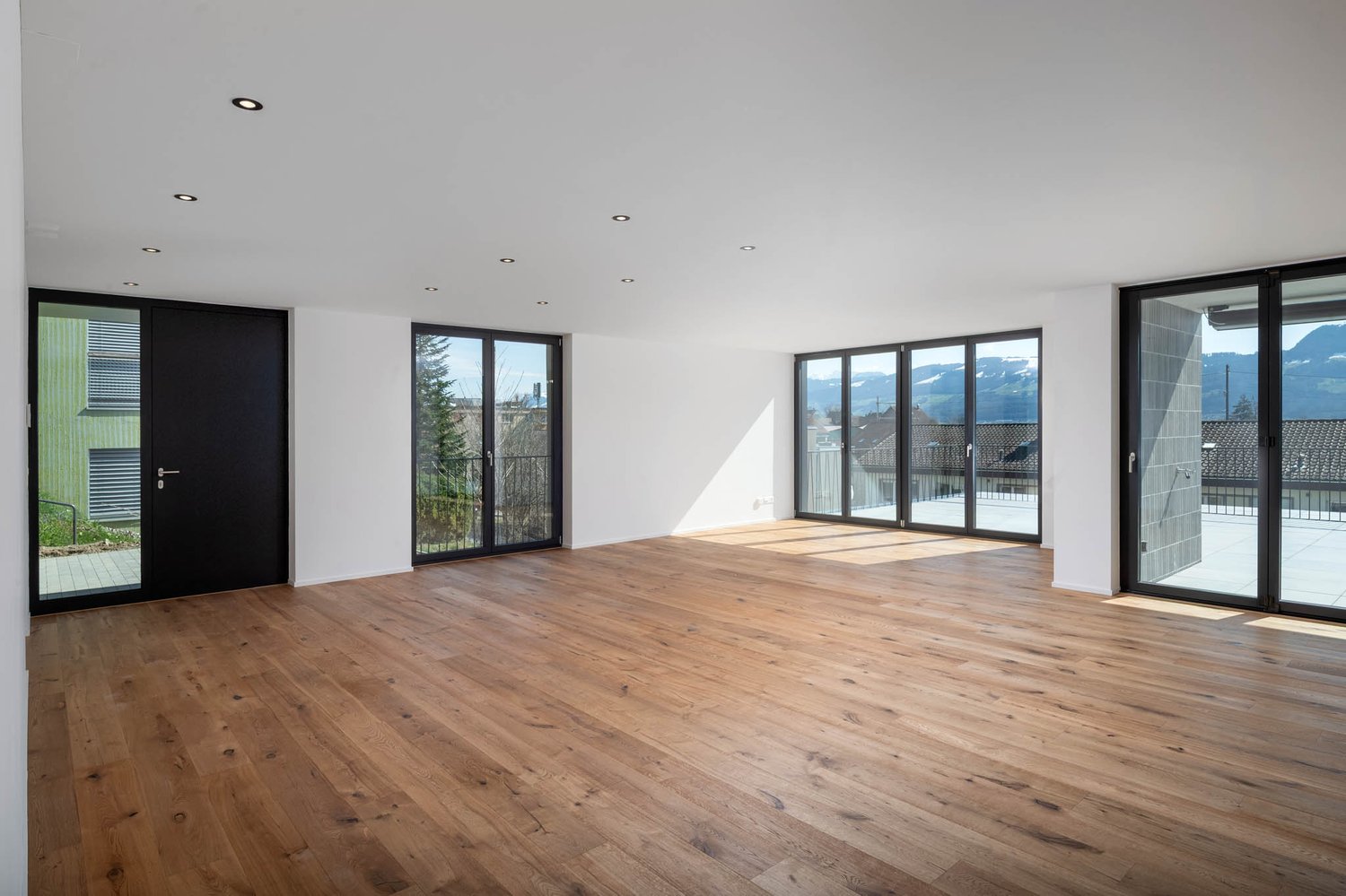 Exklusive und hochwertige 4.5-Zimmer-Terrassenwohnung - Ihr Traumdomizil mit Teilseesicht in Uerikon - Bild 6