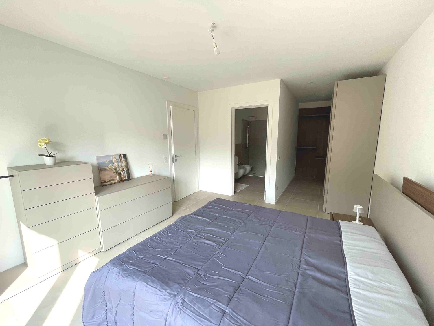 Nuovo appartamento con grande terrazza in zona comoda e strategica -  Bild 8