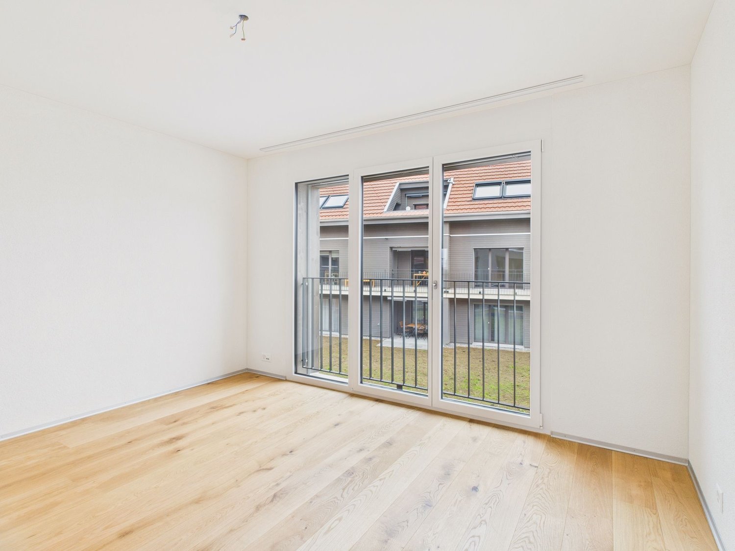 Neubau - 4.5-Zimmer-Wohnung in Rapperswil BE - Erstbezug! - Image 4