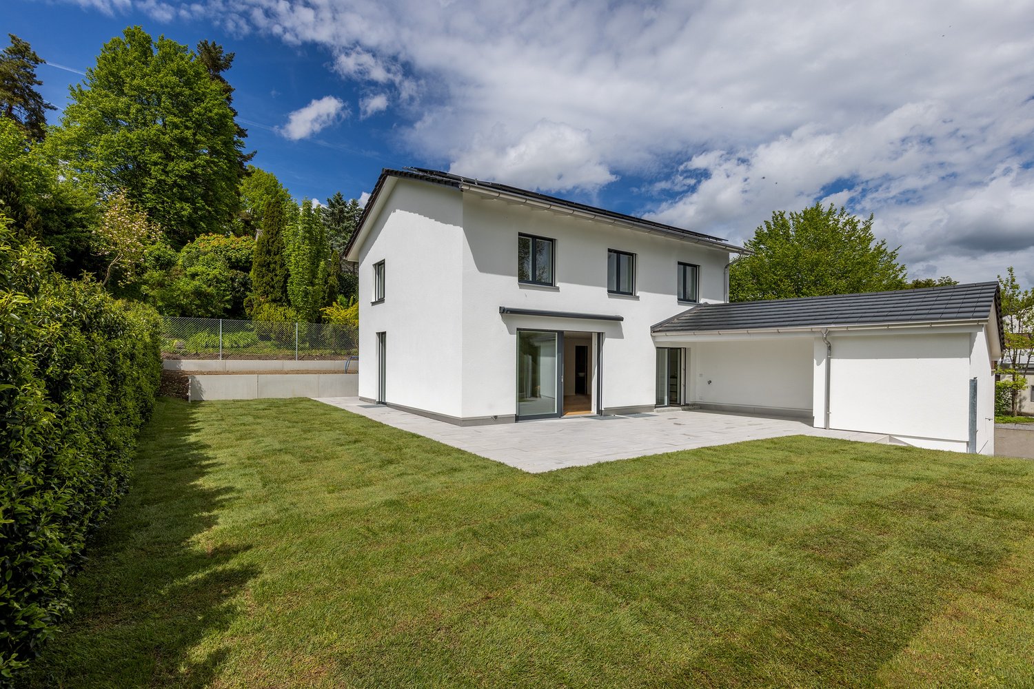 freistehendes 5.5-Zimmer-Einfamilienhaus mit Einliegerwohnung in Zumikon - Bild 1