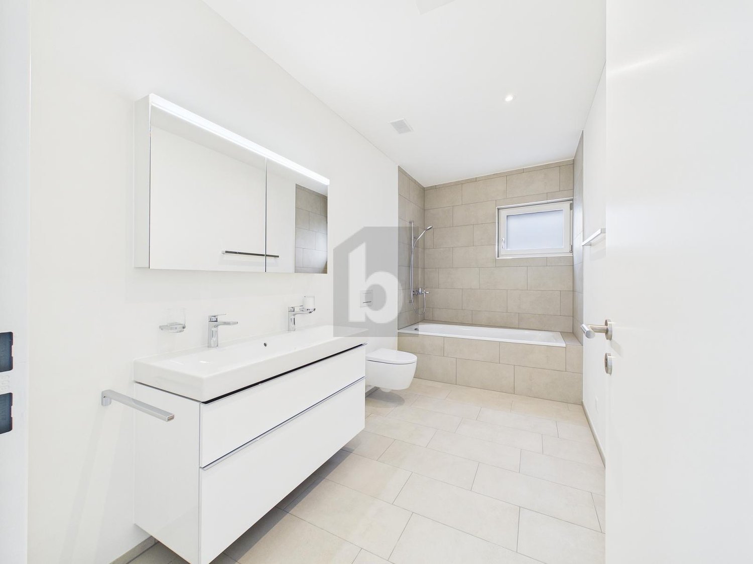 MINERGIE, MIT ZWEI TERRASSEN UND GARTENSITZPLATZ - Bild 4