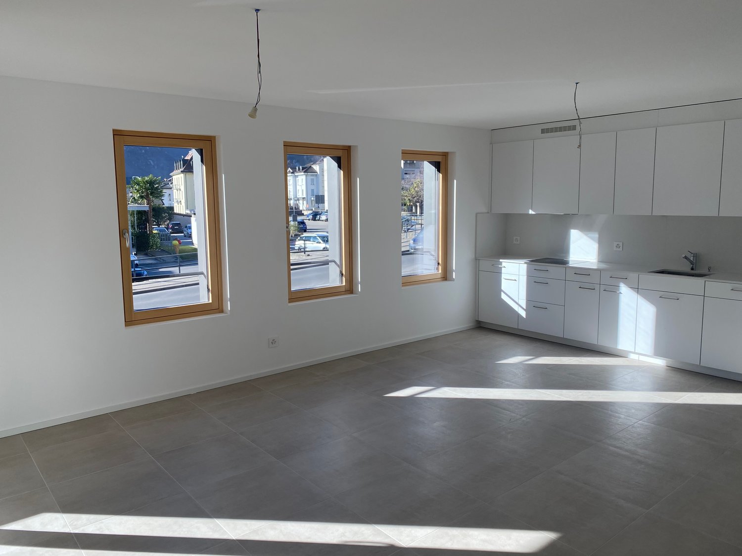 ESCLUSIVO ATTICO DI 3,5 LOCALI IN POSIZIONE CENTRALE- MÖGLICH ALS ZWEITWOHNSITZ -  Bild 12