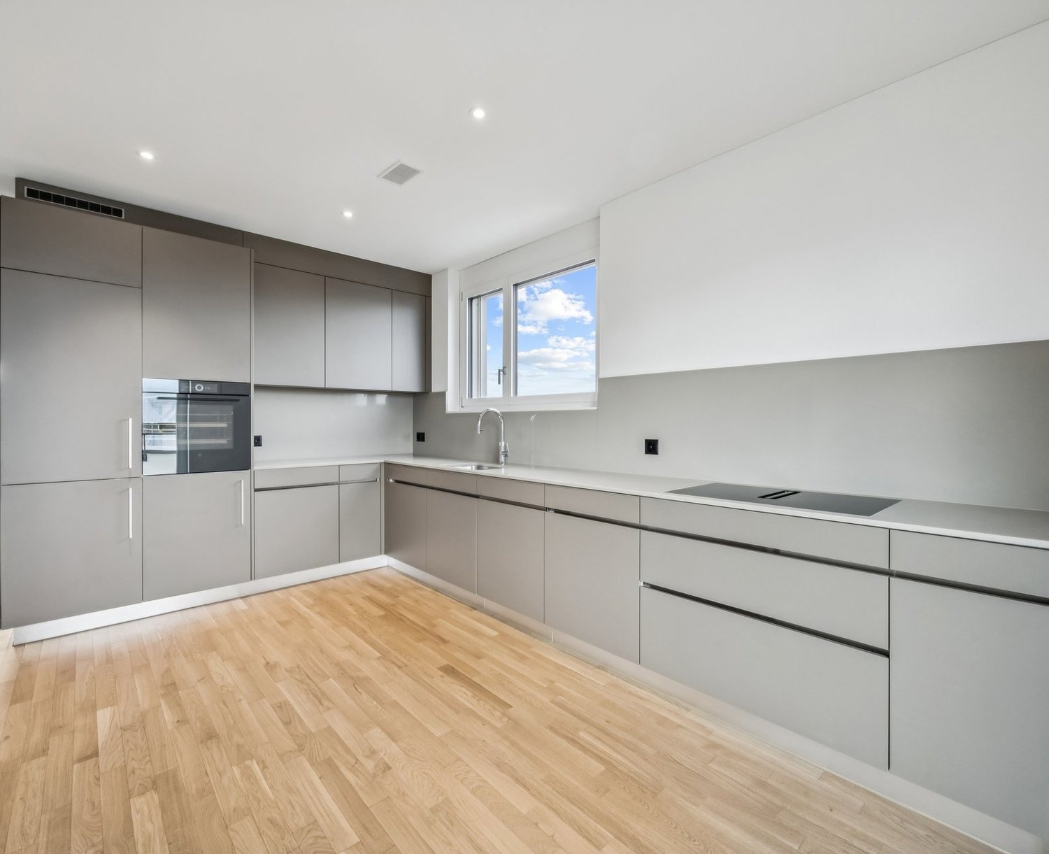 Neubauwohnung an traumhafter Lage direkt am Seeufer in Rapperswil-Jona - Küche